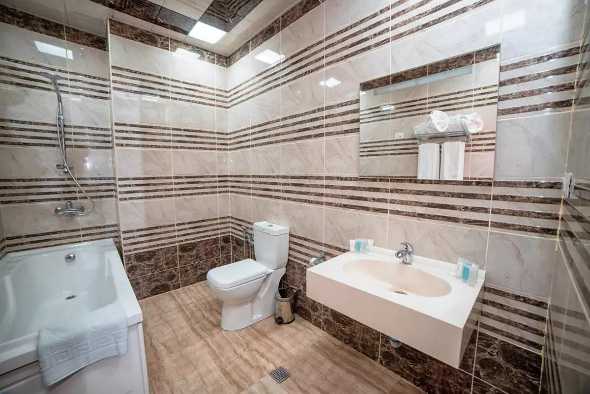 Continental Hotel BATH (Copy).jpg